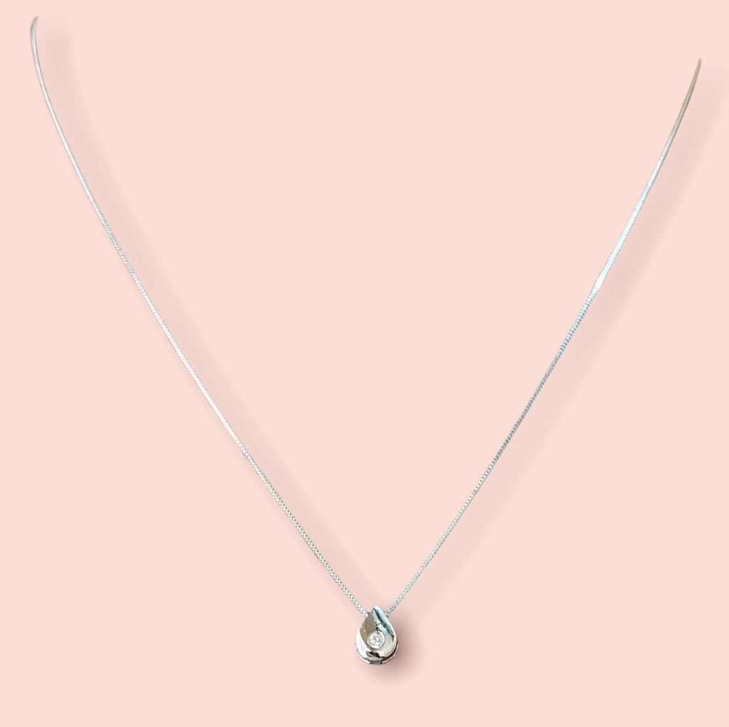 Collana punto luce goccia