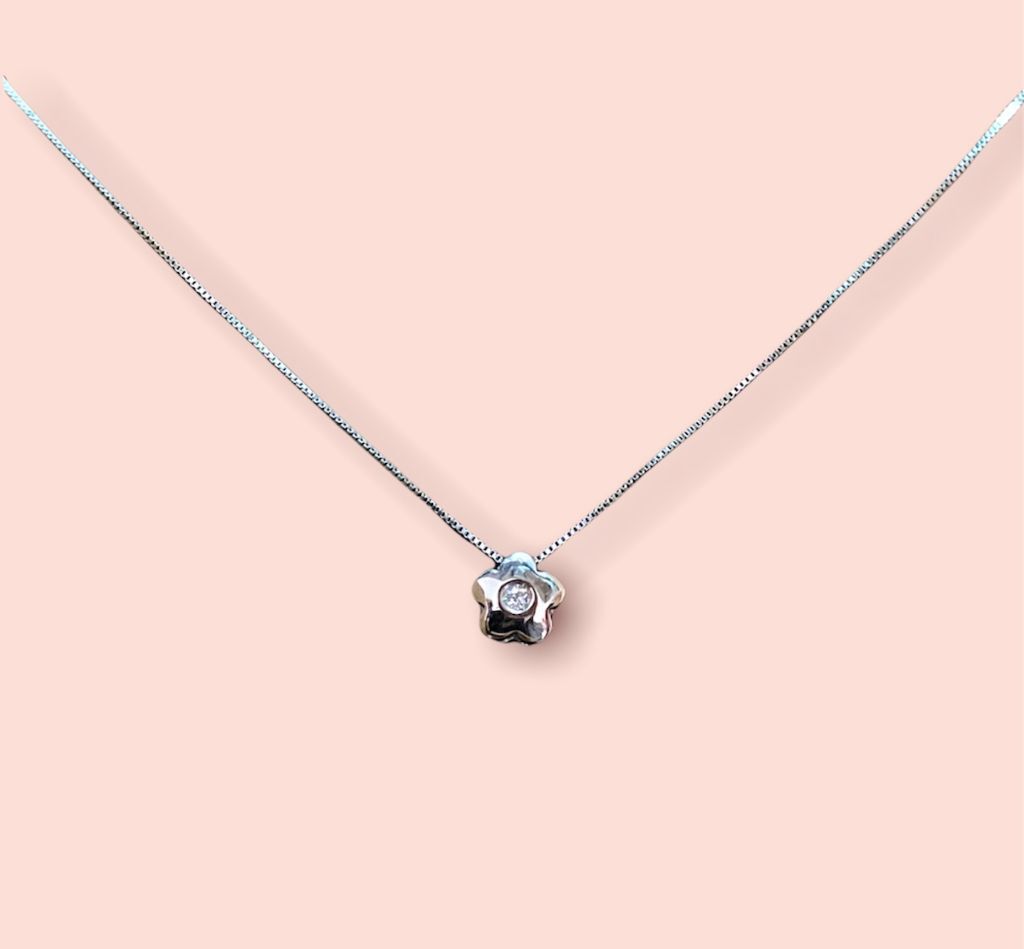 Collana punto luce fiore