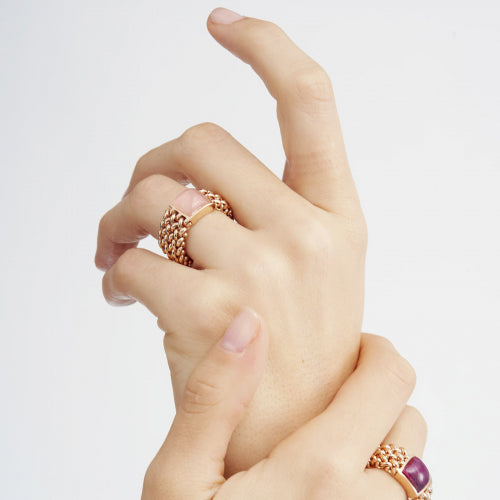 Anello Unoaerre in argento rosato con quarzo rosa