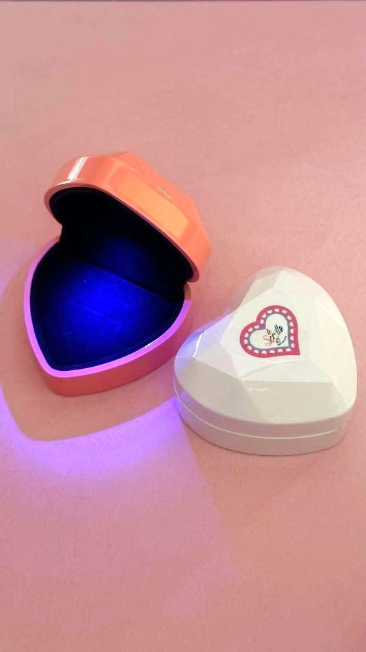 Anello cuore rilievo