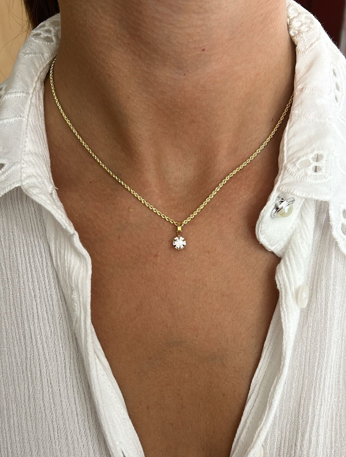 Collana funetta e punto luce
