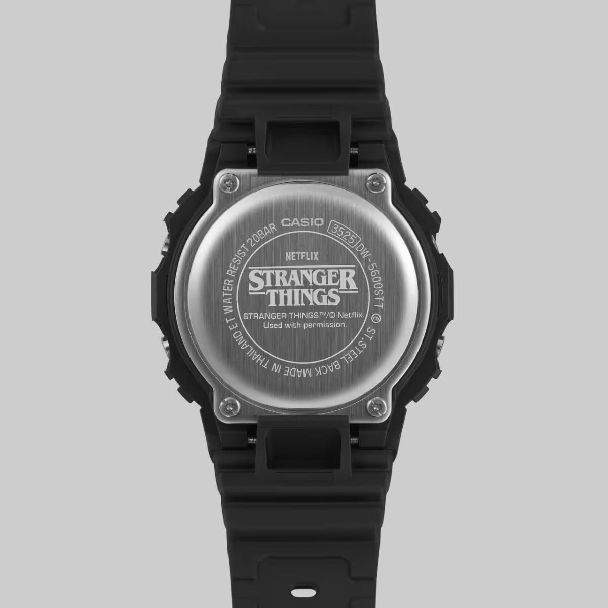 G-SHOCK x STRANGER THINGS
ORIGIN
SERIE 5600
DW-5600STT-1