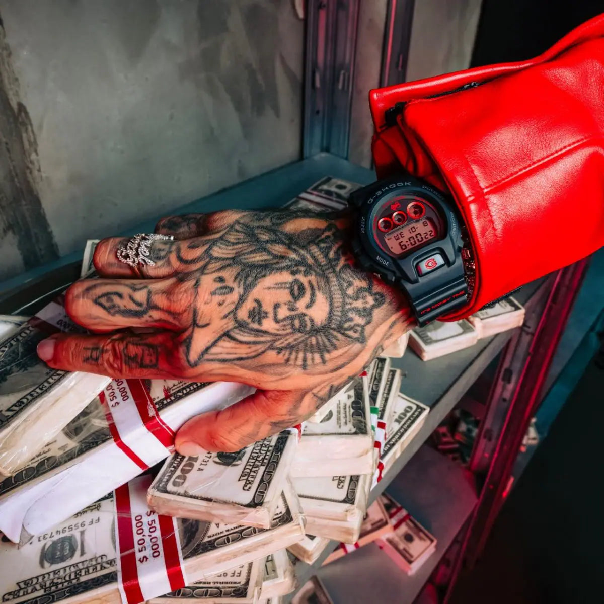 SFERA EBBASTA X G-SHOCK
CLASSIC
SERIE 6900
DW-6900SFE25-1